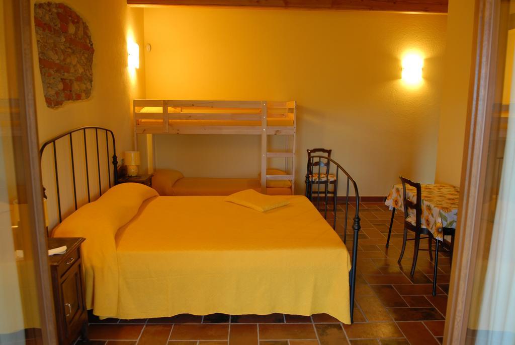 Agriturismo Fior Di Campo Dronero Oda fotoğraf